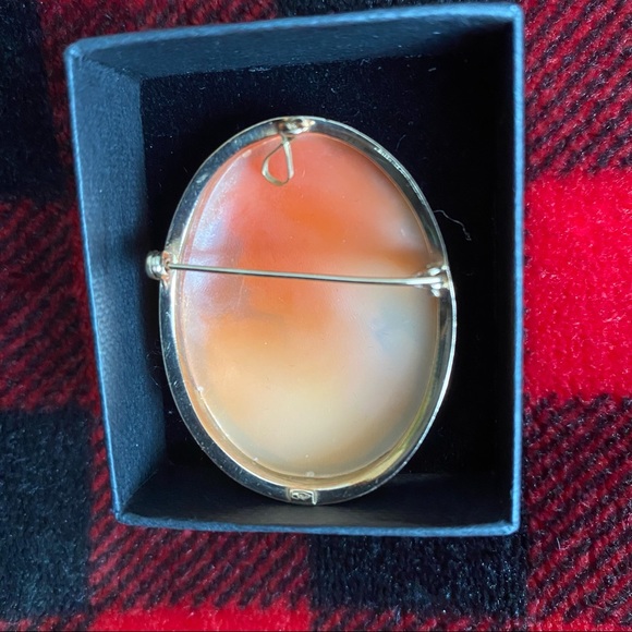 REAL 14k gold Cameo pendant brooch - Picture 3 of 10